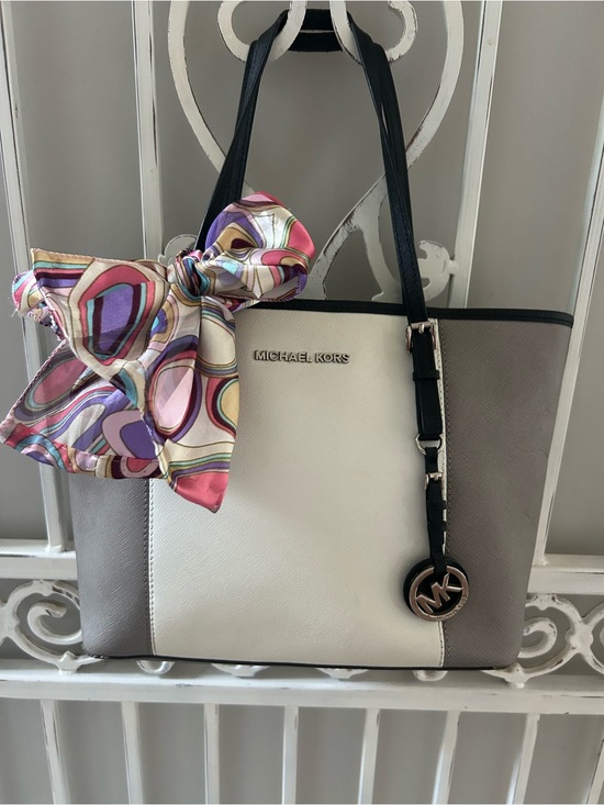 Michael Kors Handbags - Michael Kors Jet Set Travel Colorblock Tote Gray White Black Saffiano Leather